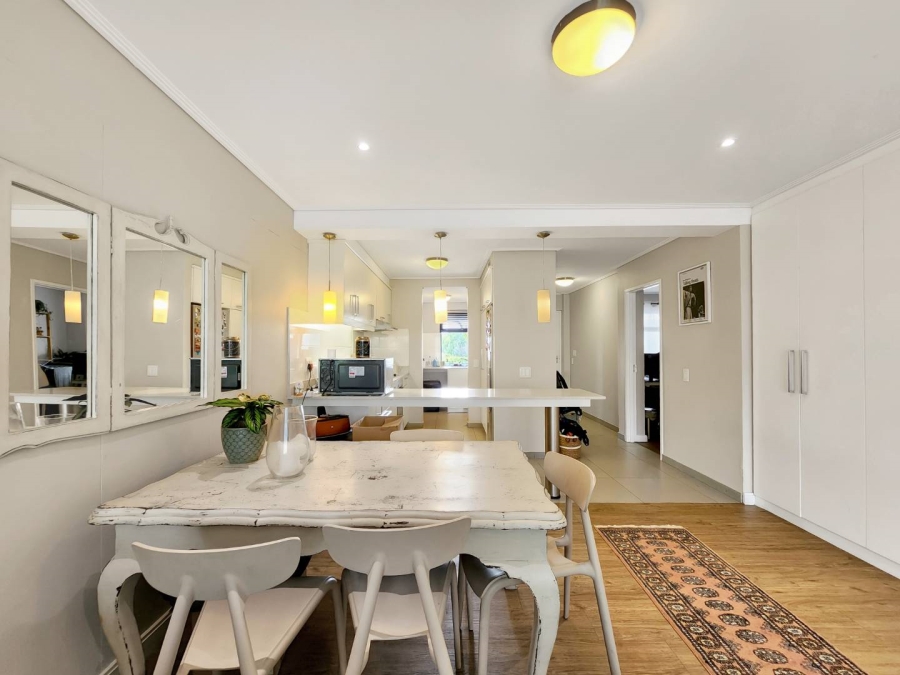 2 Bedroom Property for Sale in Vredehoek Western Cape